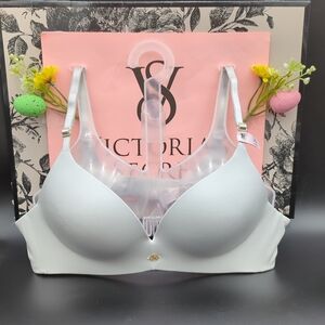 Victoria Secret  Smooth Wireless Push Up Bra 34A Delfin Grey